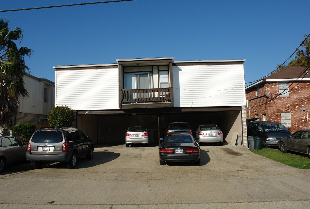 2412 Giuffrias Ave in Metairie, LA - Building Photo