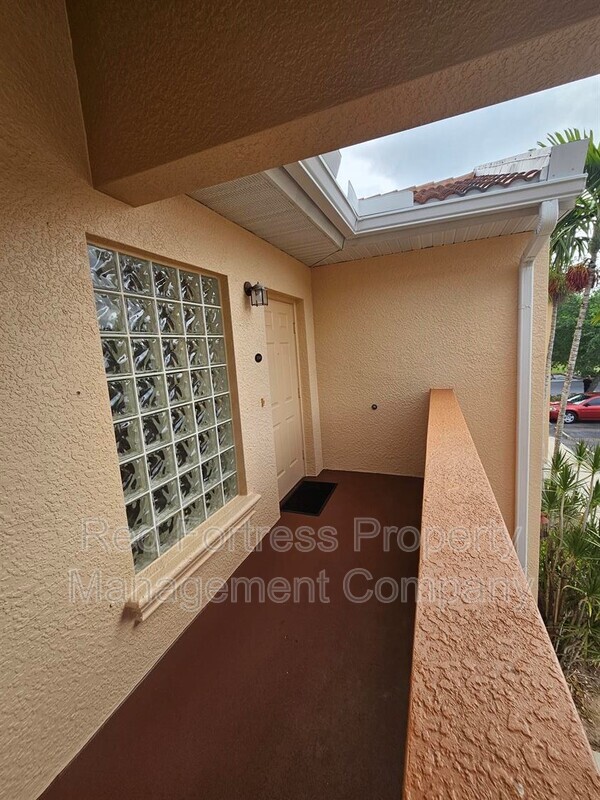 4167 Castilla Circle in Ft. Myers, FL - Foto de edificio - Building Photo