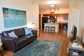 Prairie Grass at Jordan Creek in West Des Moines, IA - Foto de edificio - Building Photo