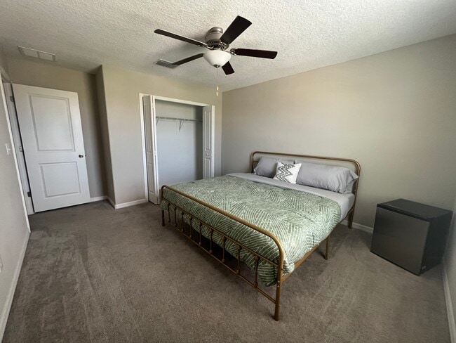 352 Argyll Dr in Spring Hill, FL - Building Photo - Building Photo