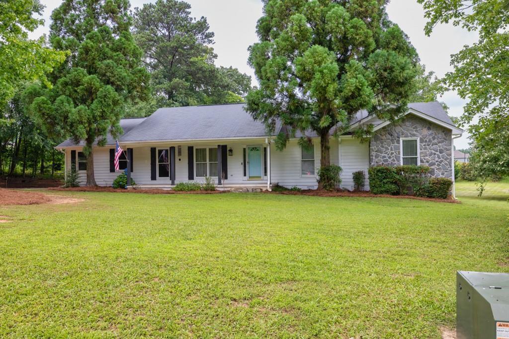 3590 Canon Creek Dr in Cumming, GA - Building Photo