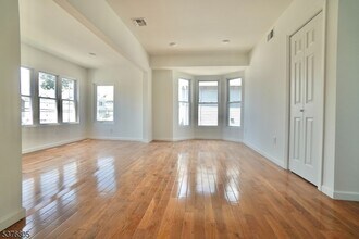 264 Greylock Pkwy in Belleville, NJ - Building Photo - Building Photo