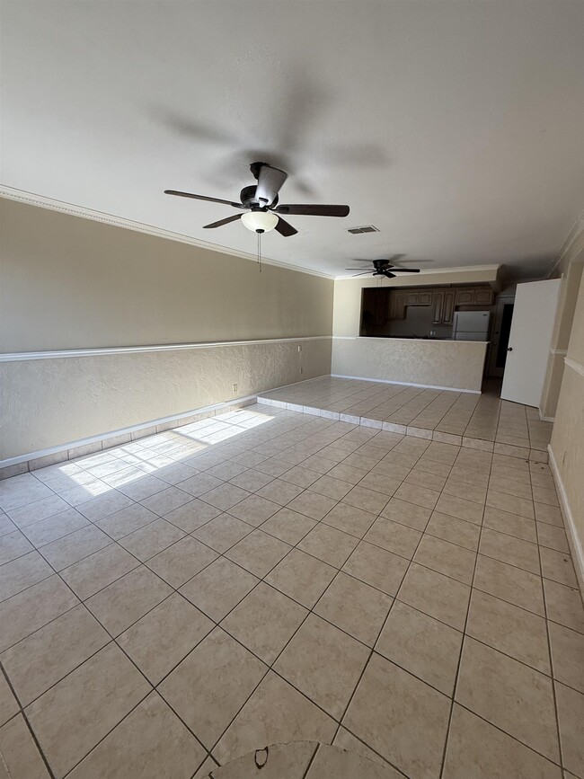 5500 McPherson Rd in Laredo, TX - Building Photo - Building Photo