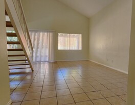 819 Canary Ct in Lake Elsinore, CA - Foto de edificio - Building Photo