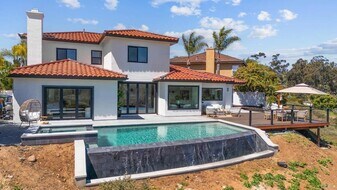 3792 Vista Pointe in Bonita, CA - Building Photo