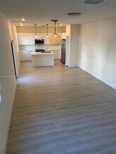 4281 NW 83rd Ave in Doral, FL - Building Photo - Building Photo