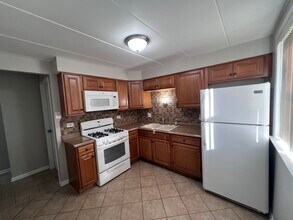 10931 S Lloyd Dr in Worth, IL - Foto de edificio - Building Photo