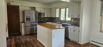 1900 Jefferson Rd in Northfield, MN - Building Photo - Building Photo