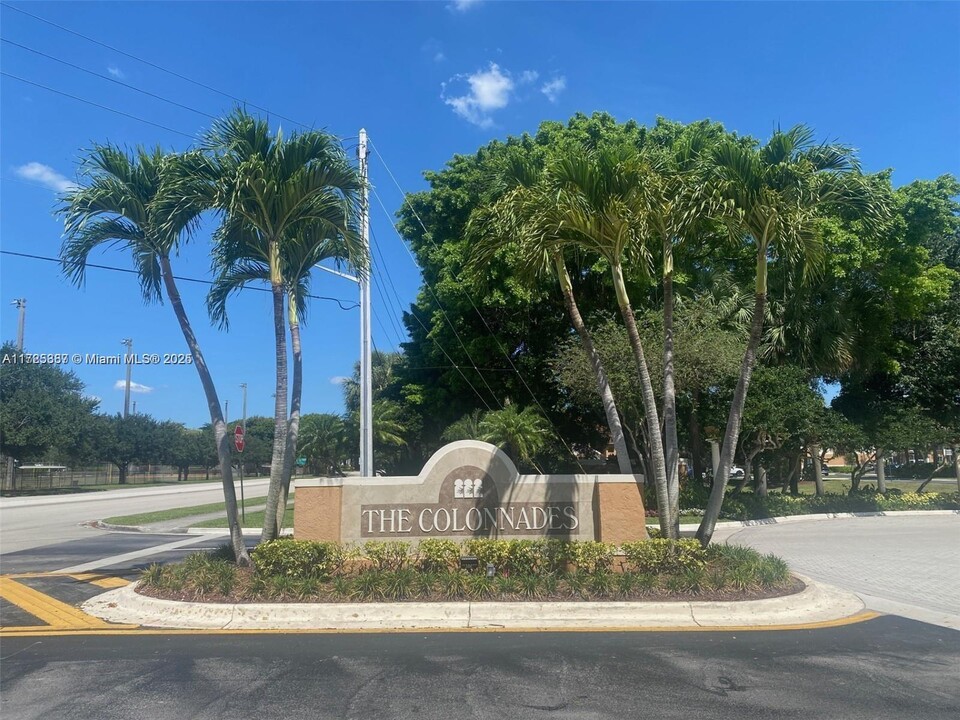 767 NW 92nd Ave in Plantation, FL - Building Photo