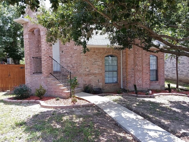property at 12718 Hilltop Dr