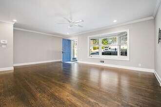 2604 Sunny Ln SE in Marietta, GA - Foto de edificio - Building Photo