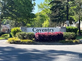4605 Coronado Dr in Charlotte, NC - Building Photo