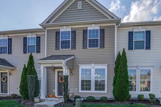 1102 Renewal Pl in Raleigh, NC - Building Photo - Building Photo