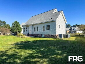 2426 Pinetops Dr in Winterville, NC - Building Photo - Building Photo