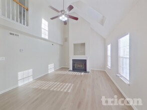 2023 Westminster Ln in Matthews, NC - Foto de edificio - Building Photo