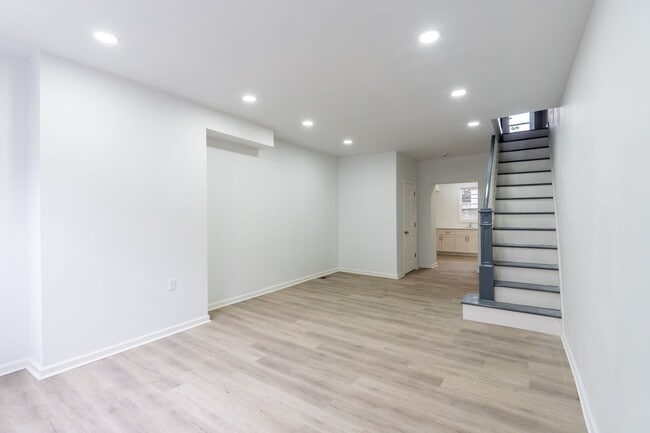2227 Earp St in Philadelphia, PA - Building Photo - Building Photo