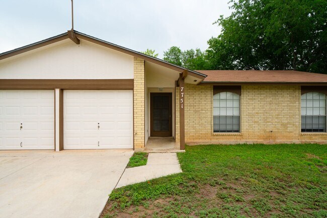 7751 Pipers Hill in San Antonio, TX - Building Photo - Building Photo
