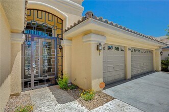 5660 Winter Star Ct in Las Vegas, NV - Building Photo - Building Photo