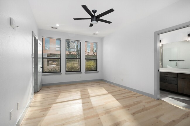 property at 2422 Navigation Blvd