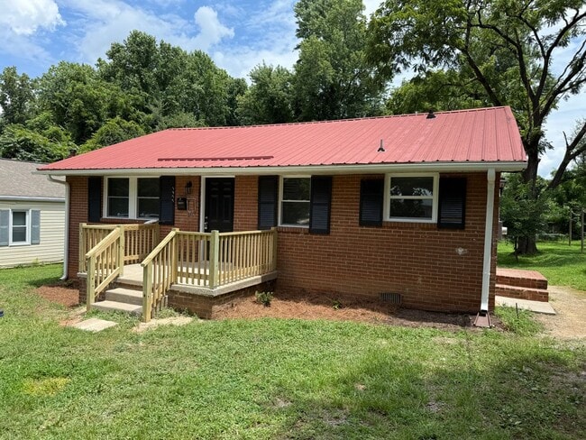 property at 1977 Bloomfield Dr
