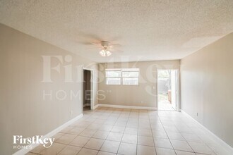 7130 Tyler St in Hollywood, FL - Building Photo - Building Photo
