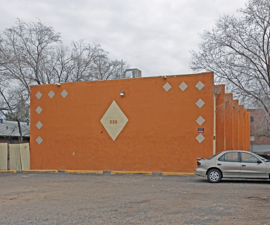 238 Tennessee St NE in Albuquerque, NM - Foto de edificio