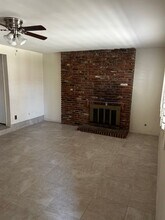 600 Lansing Dr in Bakersfield, CA - Foto de edificio - Building Photo
