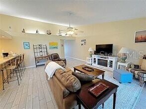 404 Hidden Harbour Dr in Indian Rocks Beach, FL - Building Photo - Building Photo