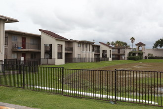 The Pointe in Pasadena, TX - Building Photo - Building Photo