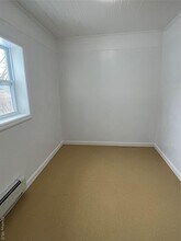 92 Fir St in Valley Stream, NY - Building Photo - Building Photo