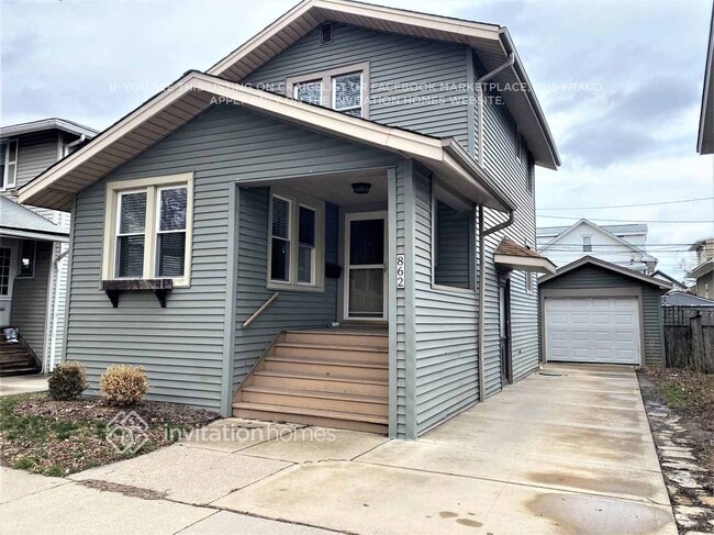 property at 862 Carpenter Ave