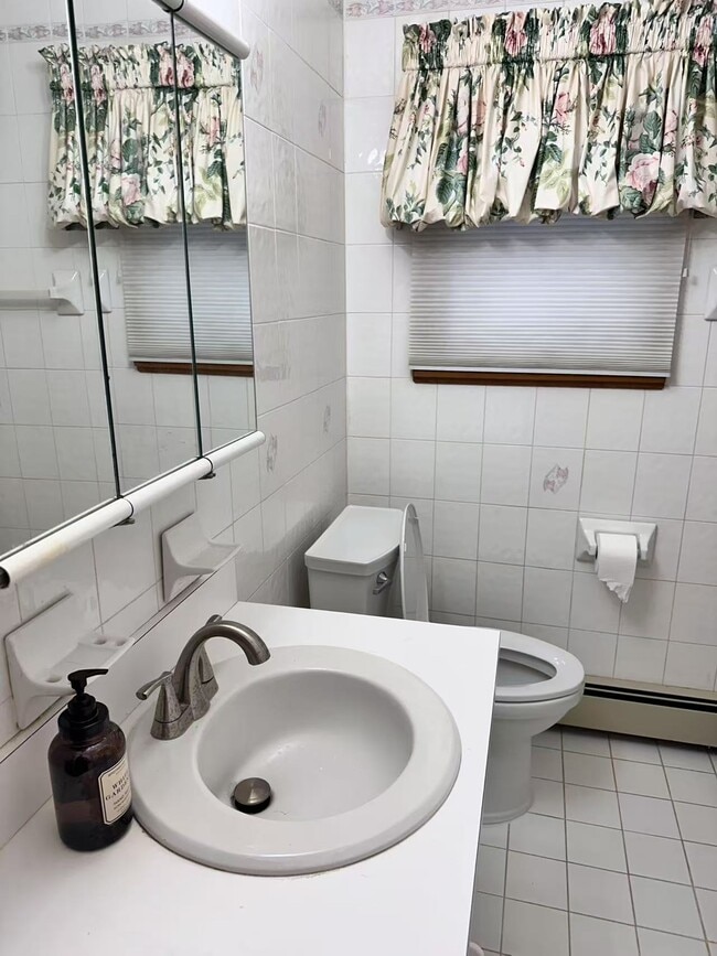 property at 16 Garwood Ct S