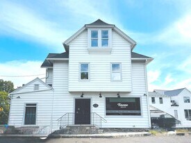 66 Church Ln in Westport, CT - Building Photo