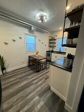 664 New Castle Road, Unit Apt 2 in Butler, PA - Foto de edificio - Building Photo
