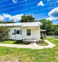 111 Cassetty Ln in Gainesboro, TN - Building Photo