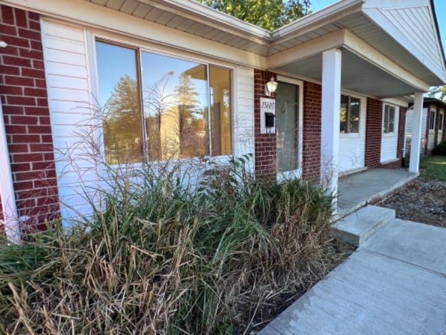 15605 Harriet St in Romulus, MI - Building Photo - Building Photo