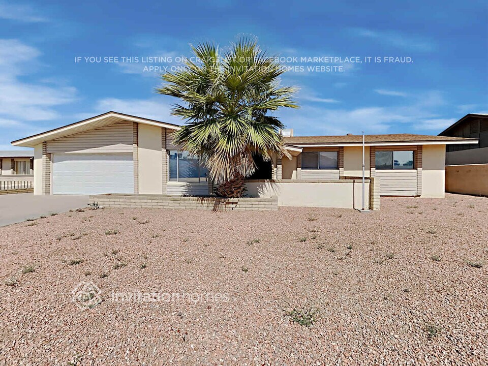 4602 W Paradise Dr in Glendale, AZ - Foto de edificio