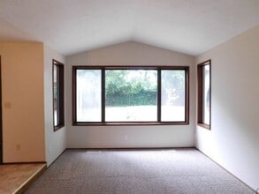 945 Edina Ln NE in Salem, OR - Building Photo - Building Photo