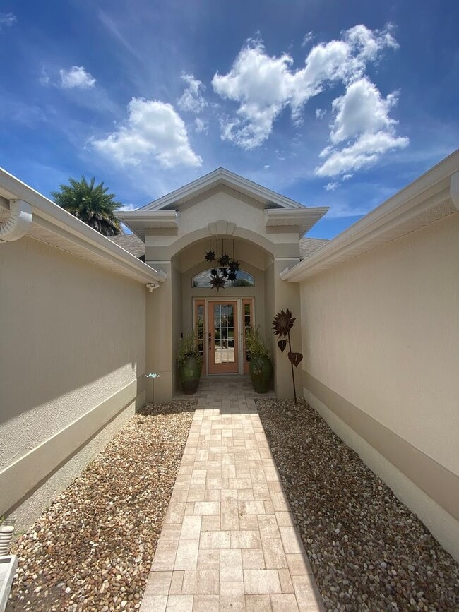733 Winifred Way in the Villages, FL - Building Photo - Building Photo
