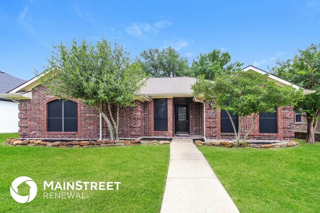9214 Chimneywood Dr in Rowlett, TX - Building Photo - Building Photo