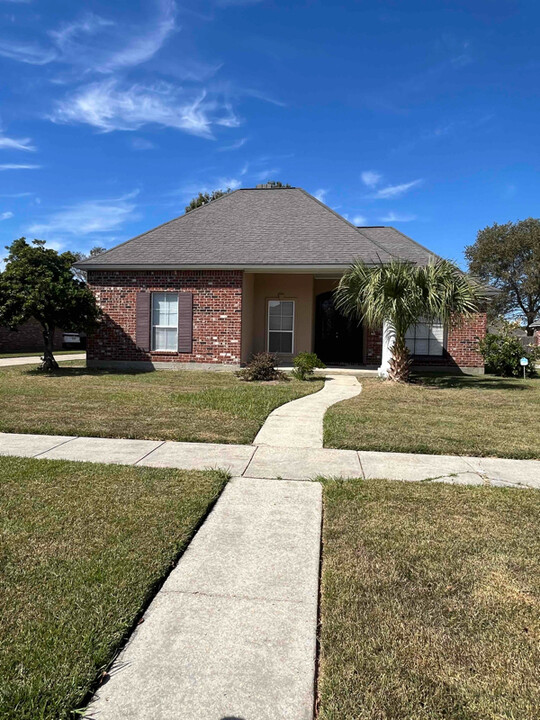 I0715 Hillshire Ave in Baton Rouge, LA - Building Photo