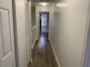 4243 NW 68th Way in Fort Lauderdale, FL - Building Photo - Building Photo