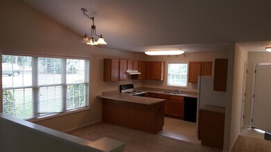 130 W Oak Ave in Wake Forest, NC - Building Photo - Building Photo