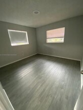 5425 NW 16th Ct-Unit -0 in Fort Lauderdale, FL - Foto de edificio - Building Photo