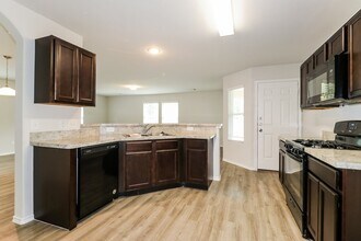 2923 Karin Crst Ln in Conroe, TX - Building Photo - Building Photo