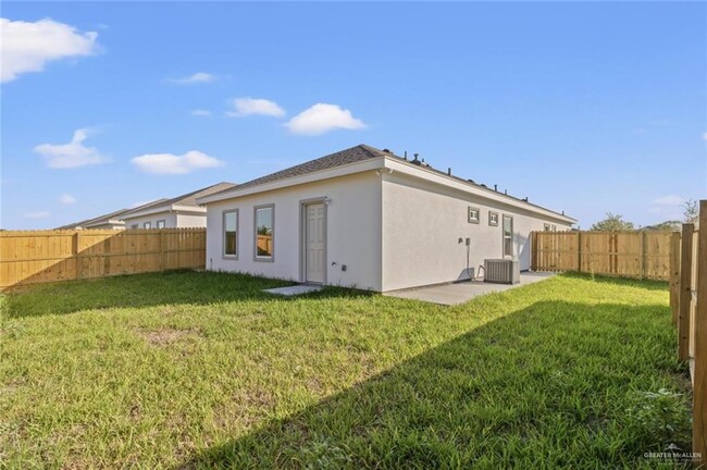 1213 Shavano Dr in Edinburg, TX - Building Photo - Building Photo