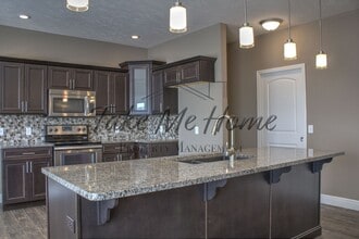 5776 E Gatehouse Dr in Strafford, MO - Building Photo - Building Photo