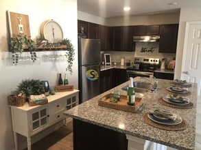 7625 Mailes Ct in Jacksonville, FL - Building Photo - Building Photo