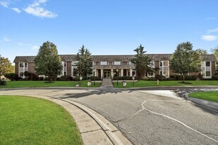 2300 Windsor Mall in Park Ridge, IL - Building Photo