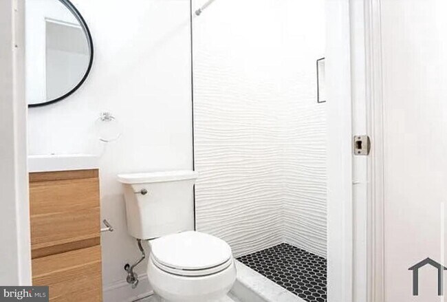 653 N Preston St in Philadelphia, PA - Building Photo - Building Photo